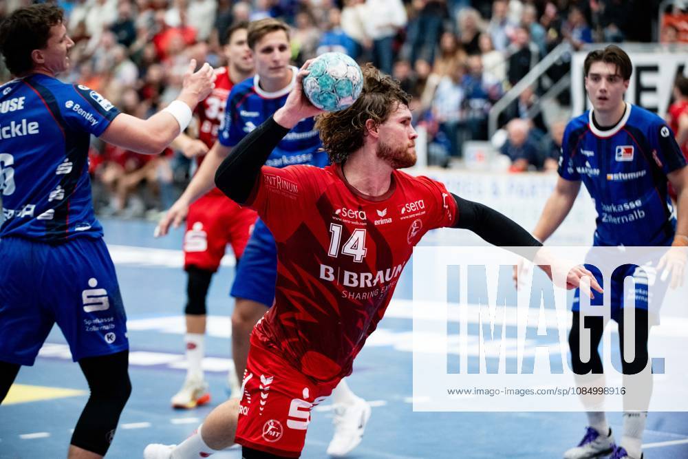 Johannes Golla, MT Melsungen 14, back in the circle, HBW Balingen Weilstetten vs. MT Melsungen GER, Opel 1 Handball Bundesliga, Championship, Matchday 10, 2026–2027 Season, October 24, 2026, Eibner Press Photo: Andreas Ulmer, HBW Balingen Weilstetten vs. MT Melsungen GER, Opel 1 Handball Bundesliga, Championship, Matchday 10, 2026–2027 Season, October 24, 2026, Balingen