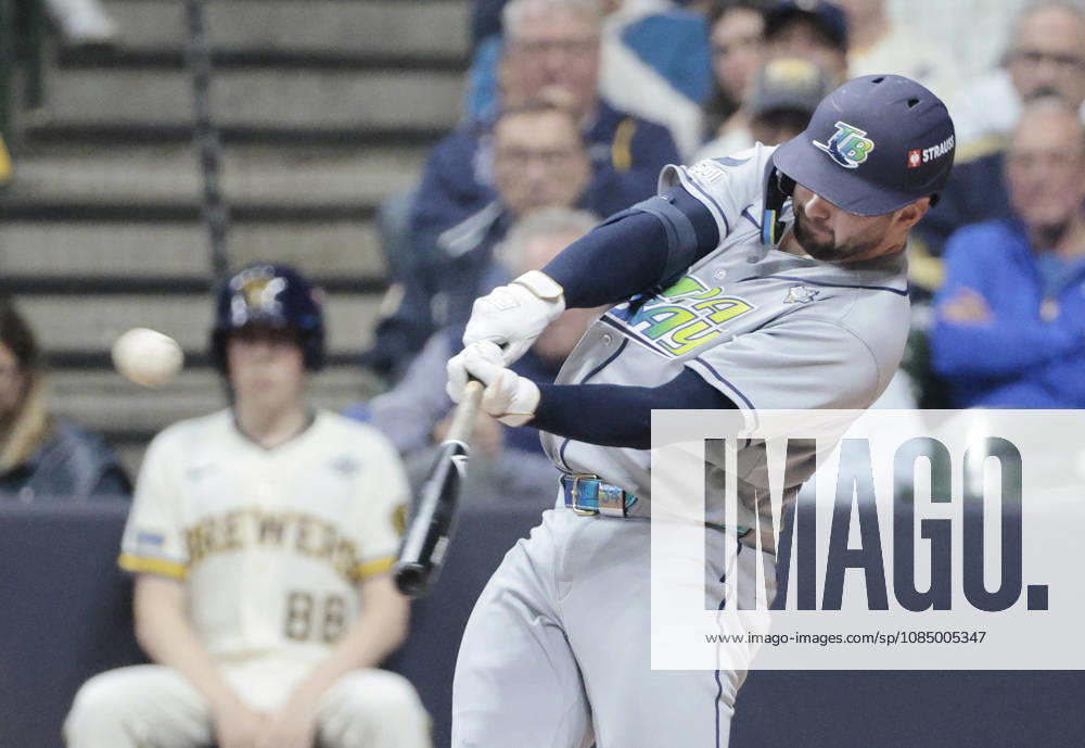 Tampa Bay Rays Liam Hicks (34) hits a two-run home run against the Milwaukee Brewers in the first inning during game two of the 2026 MLB, Baseball Herren, USA World Series at American Family Field in Milwaukee, Wisconsin, on Saturday, October 24, 2026. MIL20261024712 TANNENxMAURY