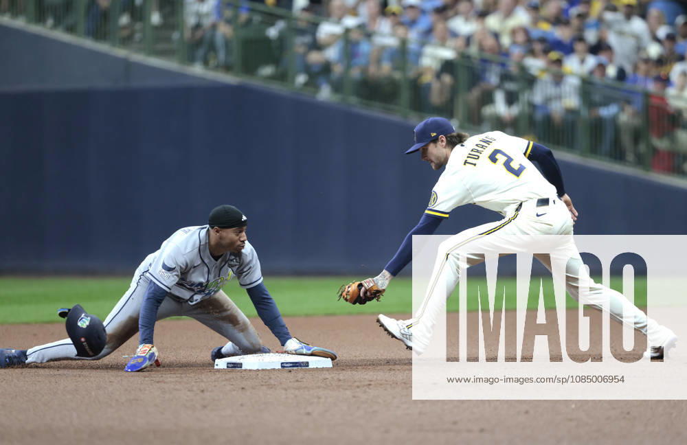 Tampa Bay Rays Chandler Simpson safely steals second past the tag of Milwaukee Brewers second baseman Brice Turang (2) in the first inning during game two of the 2026 MLB, Baseball Herren, USA World Series at American Family Field in Milwaukee, Wisconsin, on Saturday, October 24, 2026. MIL20261024723 TANNENxMAURY