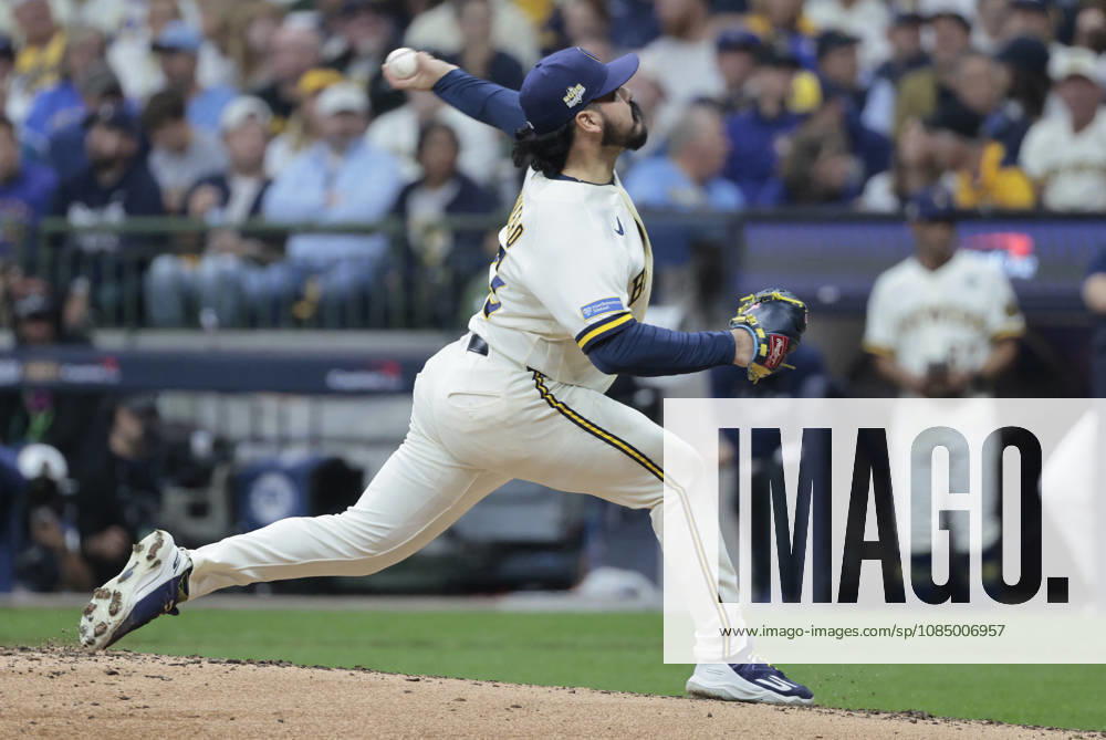 Milwaukee Brewers pitcher Jojo Romero throws against the Tampa Bay Rays in the fourth inning during game two of the 2026 MLB, Baseball Herren, USA World Series at American Family Field in Milwaukee, Wisconsin, on Saturday, October 24, 2026. MIL20261024724 TANNENxMAURY