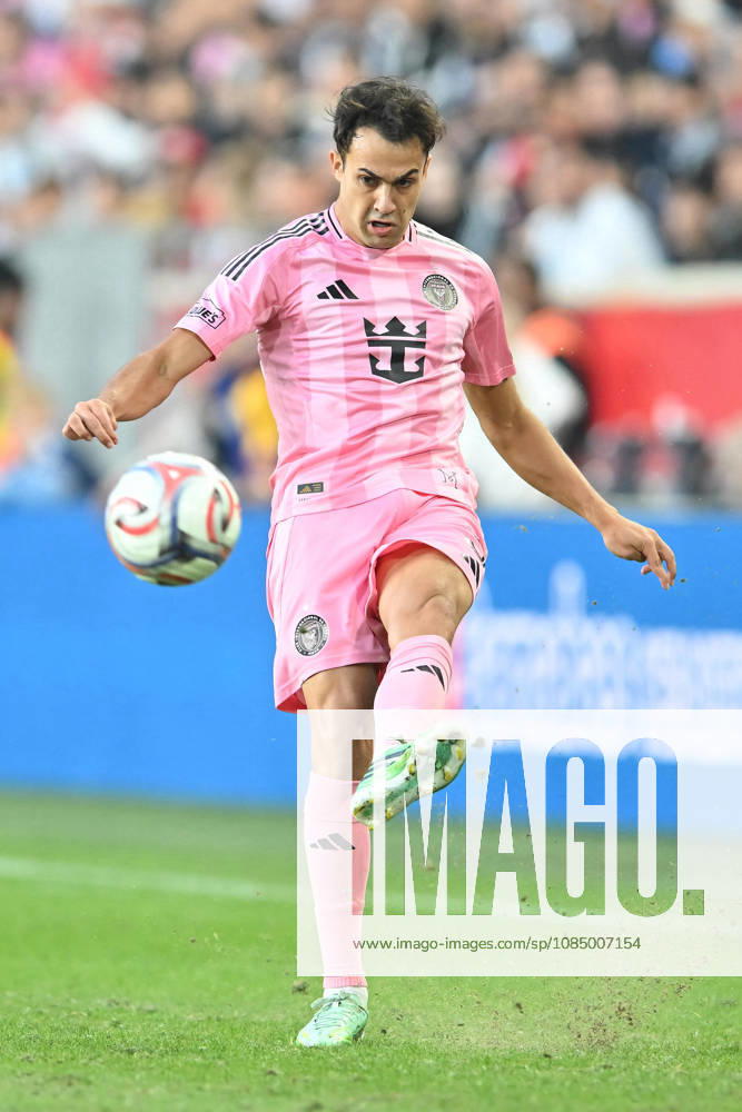 Harrison, New Jersey United States of America. 24 Oct, 2026. Inter Miami CF defender SERGIO REGUILON (3) in action at Sports Illustrated Stadium New York Red Bulls defeat Inter Miami CF 2 to 0. Credit: , Jr. Zuma Press MLS, Fussball Herren, USA 2026: New York Red Bulls 2:0 Inter Miami CF - ZUMAa301 20261024_aaf_a301_012