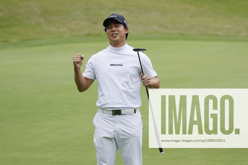 Oct 25, 2026-Cheonan, South Korea-Yuto KATSURAGAWA of Japan win ceremony after final round on 18th Green during a DP World Tour Genesis Championship Final Round at Woo Jeong Hills CC in Cheonan, South Korea. DP Tour Genesis Championship Final Round - ZUMAr168 20261025_aap_r168_061
