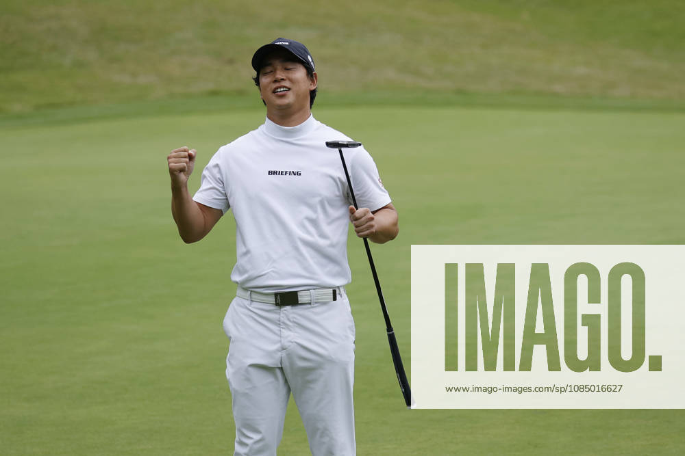 Oct 25, 2026-Cheonan, South Korea-Yuto KATSURAGAWA of Japan win ceremony after final round on 18th Green during a DP World Tour Genesis Championship Final Round at Woo Jeong Hills CC in Cheonan, South Korea. Cheonan SOUTH KOREA - ZUMAr168 20261025_aap_r168_060
