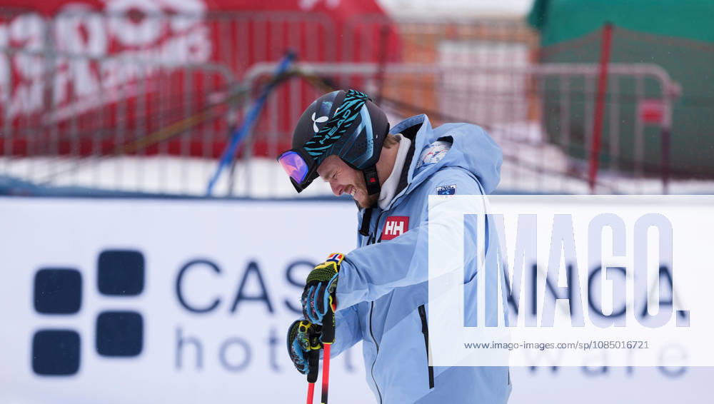 ALPINE SKIING - FIS WC Soelden SOELDEN,AUSTRIA,25.OCT.26 - ALPINE SKIING - FIS World Cup season opening, Rettenbachferner, giant slalom, men. Image shows Atle Lie McGrath (NOR) during course inspection. GEPAxpictures xDominicxEbenbichl