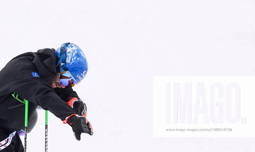 ALPINE SKIING - FIS WC Soelden SOELDEN,AUSTRIA,25.OCT.26 - ALPINE SKIING - FIS World Cup season opening, Rettenbachferner, giant slalom, men. Image shows Marco Schwarz (AUT) during course inspection. GEPAxpictures xDominicxEbenbichl