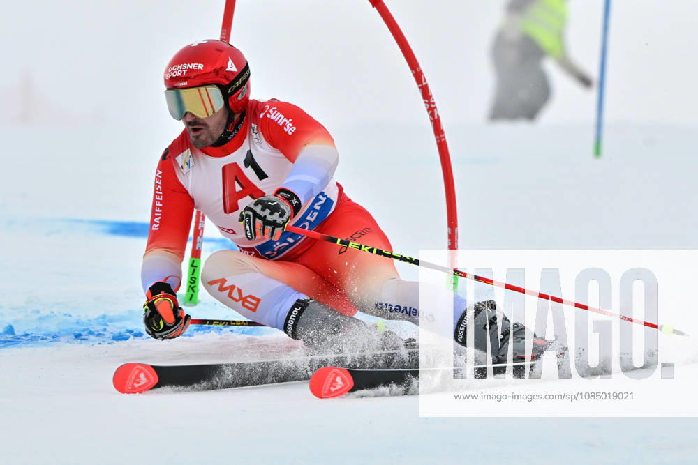 Loic Meillard of Svitzerland in action during the first run of the Men s Giant Slalom race of the Audi FIS Alpine Skiing World Cup season opening race on the Rettenbach glacier, Soelden on October 25, 2026 in Soelden, Austria. (Photo by Igor Kupljenik Sports Press Photo)