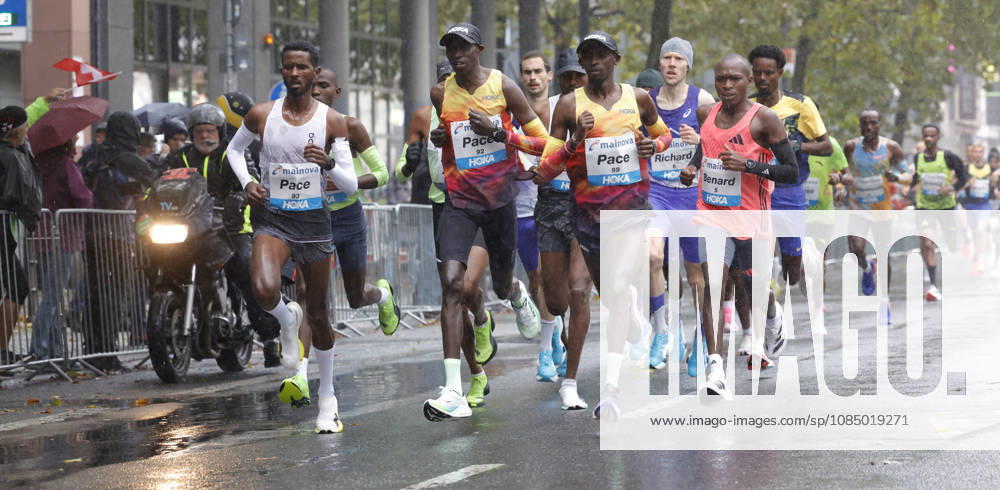 Track and Field 43 Mainova Frankfurt Marathon Start M 8 Benard M 6 Richard Frankfurt Main Hesse Germany
