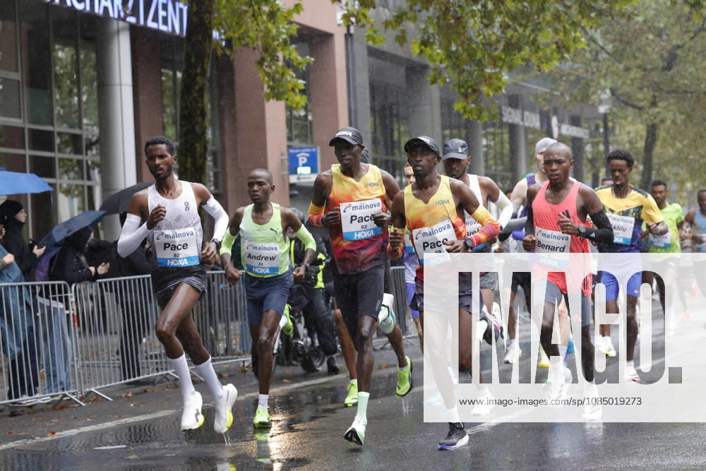 Track and Field 43 Mainova Frankfurt Marathon Start M 8 Benard Frankfurt am Main, Hesse, Germany
