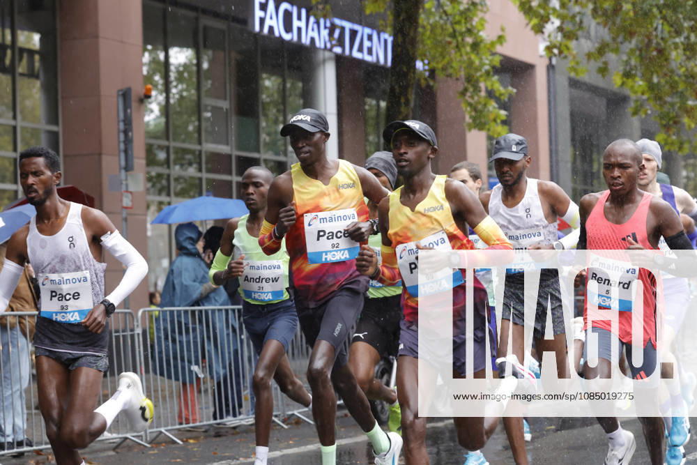 Track and Field 43 Mainova Frankfurt Marathon Start M 8 Benard Frankfurt am Main, Hesse, Germany