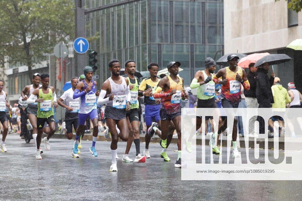 Track and Field 43 Mainova Frankfurt Marathon Start Frankfurt am Main, Hesse, Germany