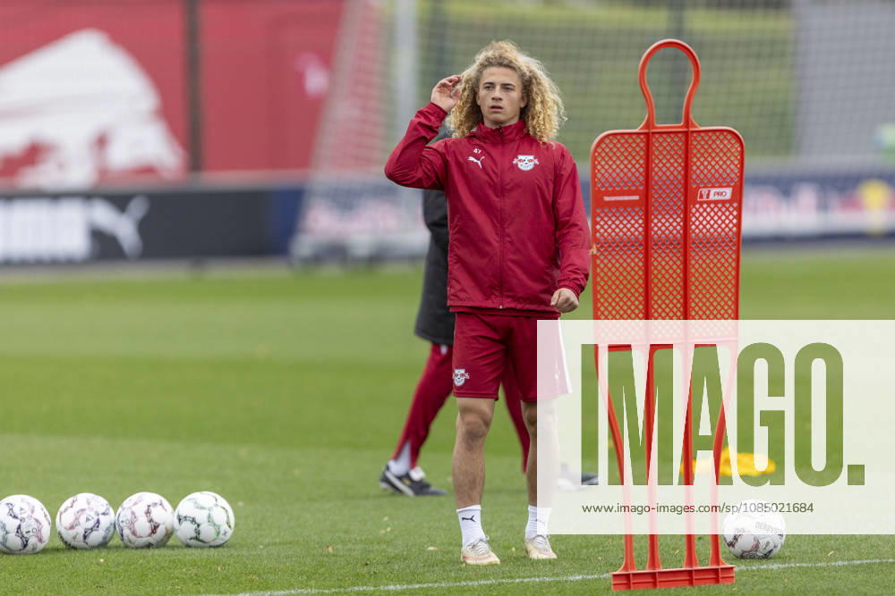GER, Leipzig, Soccer, RB Leipzig public training session—pictured from left: Viggo Gebel, RB Leipzig 47, October 25, 2026, RB Leipzig Training Academy, Cottaweg, Leipzig; DFL and DFB regulations prohibit any use of photographs as image sequences and or quasi-video,