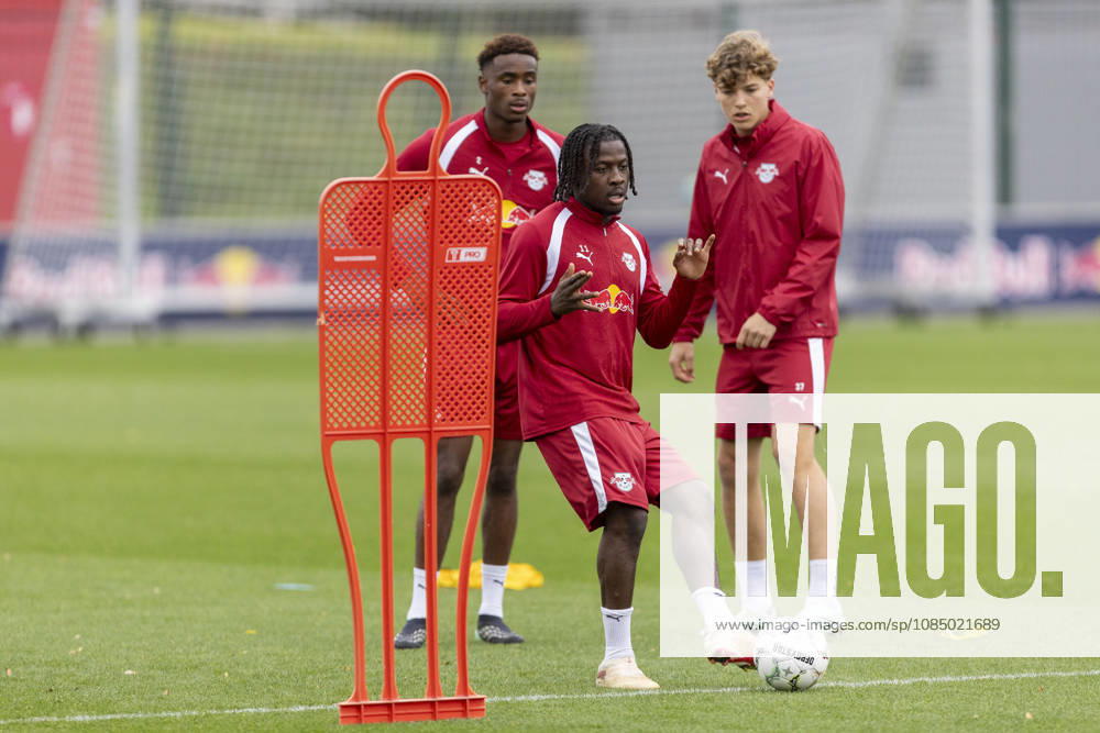GER, Leipzig, Soccer, RB Leipzig public training session—pictured from left: Johan Bakayoko, RB Leipzig 11, in action with the ball, October 25, 2026, RB Leipzig Academy Training, Cottaweg, Leipzig; DFL and DFB regulations prohibit any use of photographs as image sequences and or quasi-video,