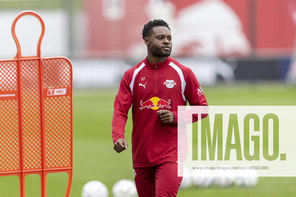 GER, Leipzig, Soccer, RB Leipzig public training session; pictured from left: Ridle Baku, RB Leipzig 17, October 25, 2026, RB Leipzig Training Academy, Cottaweg, Leipzig; DFL and DFB regulations prohibit any use of photographs as image sequences and or quasi-video,