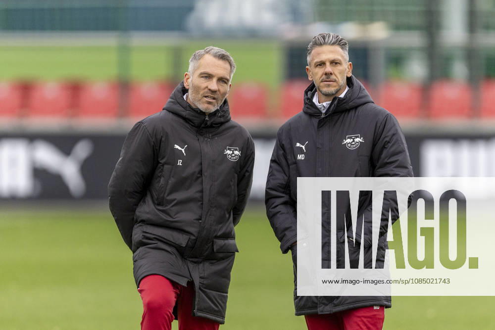 GER, Leipzig, Soccer, RB Leipzig public training session—pictured from left: Jan Zimmermann, assistant coach; Martin Demichelis, head coach of RB Leipzig, October 25, 2026, RB Leipzig Academy Training, Cottaweg, Leipzig. DFL and DFB regulations prohibit any use of photographs as image sequences and or quasi-video,