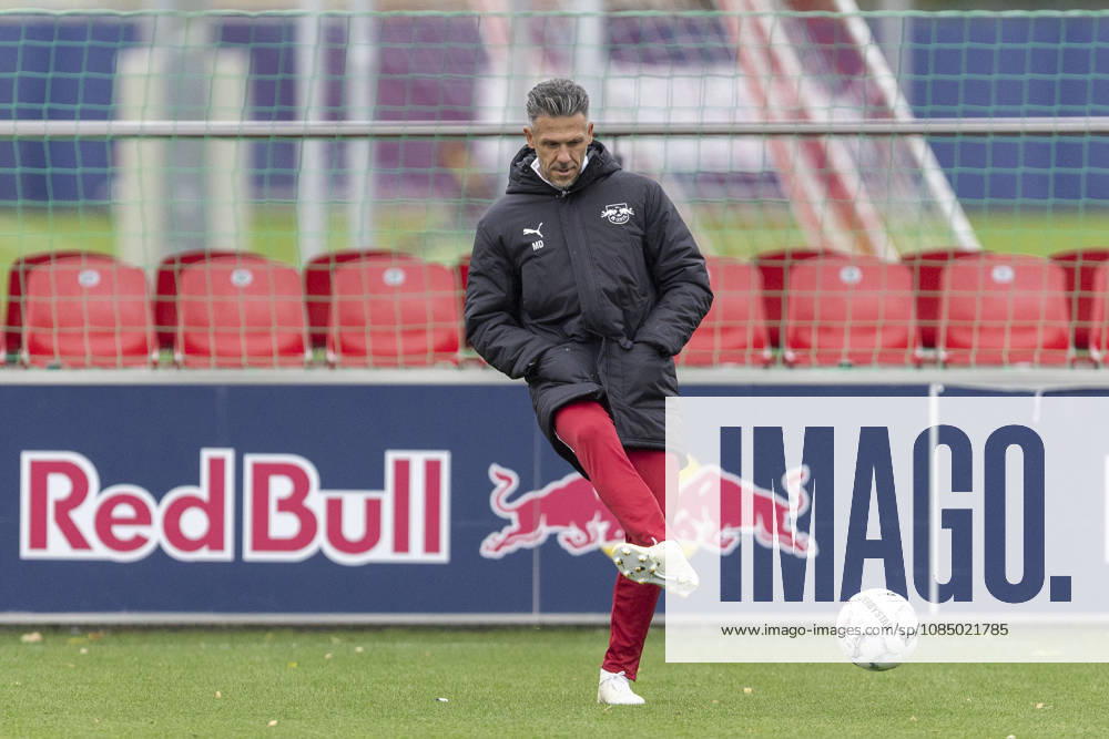 GER, Leipzig, Soccer, RB Leipzig public training session (pictured, from left): Martin Demichelis, head coach of RB Leipzig, October 25, 2026, RB Leipzig Training Academy, Cottaweg, Leipzig. DFL and DFB regulations prohibit any use of photographs as image sequences and or quasi-video,