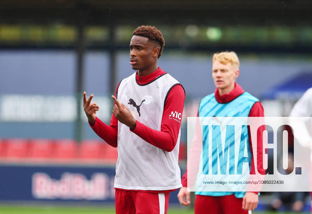 RB Leipzig Training, Bundesliga, Leipzig, October 25, 2026, RBL Academy Training Center, Soccer, Bundesliga, RB Leipzig Training, Pictured from left: Abdoul Kone 2, RB Leipzig, and Nicolas Seiwald 13, RB Leipzig, Picture Point