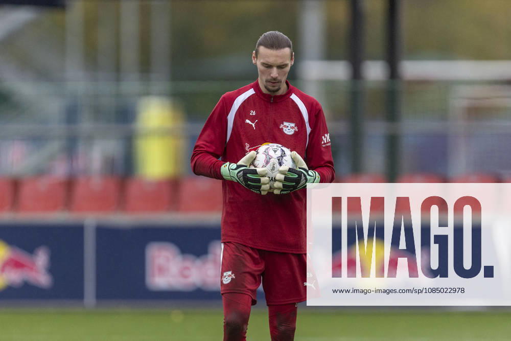 GER, Leipzig, Soccer, RB Leipzig public training session (pictured, from left): Maarten Vandevoordt, RB Leipzig 26, October 25, 2026, RB Leipzig Academy Training, Cottaweg, Leipzig. DFL and DFB regulations prohibit any use of photographs as image sequences and or quasi-video,