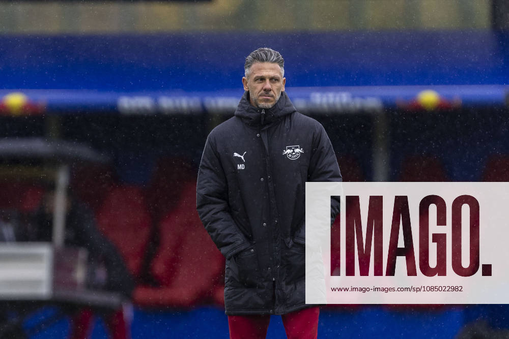 GER, Leipzig, Soccer, RB Leipzig public training session (pictured, from left): Martin Demichelis, head coach of RB Leipzig, October 25, 2026, RB Leipzig Training Academy, Cottaweg, Leipzig. DFL and DFB regulations prohibit any use of photographs as image sequences and or quasi-video,