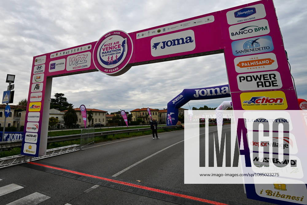 TRACK AND FIELD - Marathon - 40th Venice Marathon 2026 Photo by IPA ABACAPRESS.COM90160933 - Detail of the marathon starting line during the 40th Venice Marathon in 2026, a marathon race in Venice, Italy, on October 25, 2026 Venice Italy