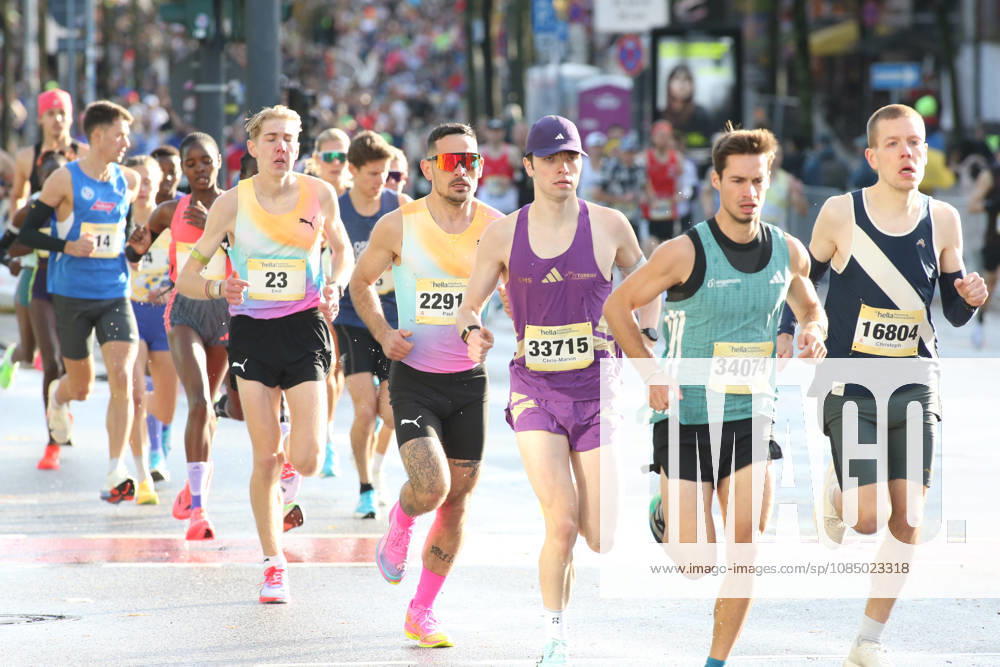 32nd edition of the Hella Hamburg Half Marathon: Nearly 21,000 runners completed the course on Sunday. Participants in the first starting block on the Reeperbahn in St. Pauli, Hamburg