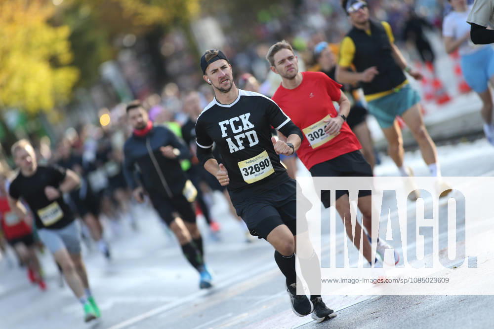 32nd edition of the Hella Hamburg Half Marathon: Nearly 21,000 runners completed the course on Sunday. Participants in the first starting block on the Reeperbahn in St. Pauli, Hamburg