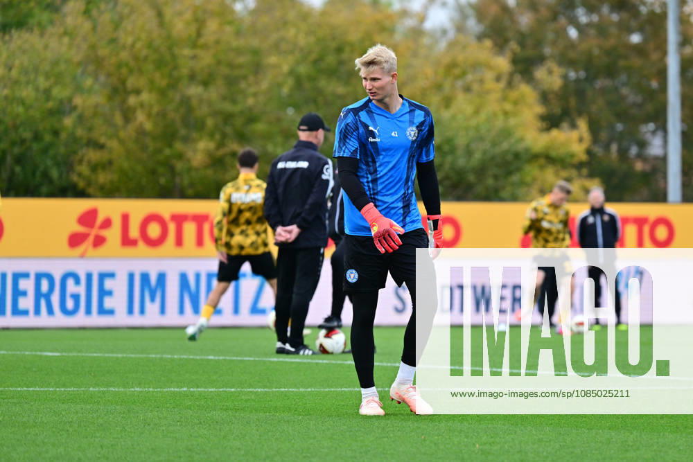 Soccer, Men s, 2nd Division Bundesliga, 2026–2027 Season, Holstein Kiel vs. SG Dynamo Dresden, Matchday 9, KSV, SGD, Holstein Stadium, backup goalkeeper Lio Rothenhagen, Kiel, Kiel, Holstein Stadium, Holstein Stadium, Schleswig-Holstein, Germany