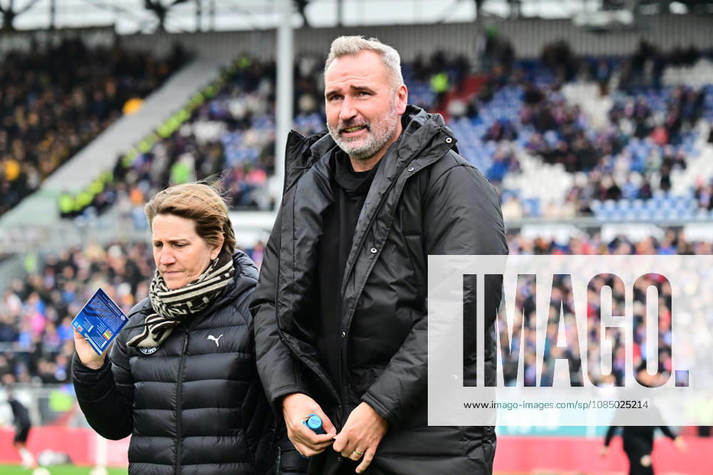 Soccer, Men s, 2nd Bundesliga, 2026–2027 Season, Holstein Kiel vs. SG Dynamo Dresden, Matchday 9, KSV, SGD, Holstein Stadium; Coach Tim Walter (Kiel) with press officer Maren Schneider (Kiel), Holstein Stadium, Holstein Stadium, Schleswig-Holstein, Germany