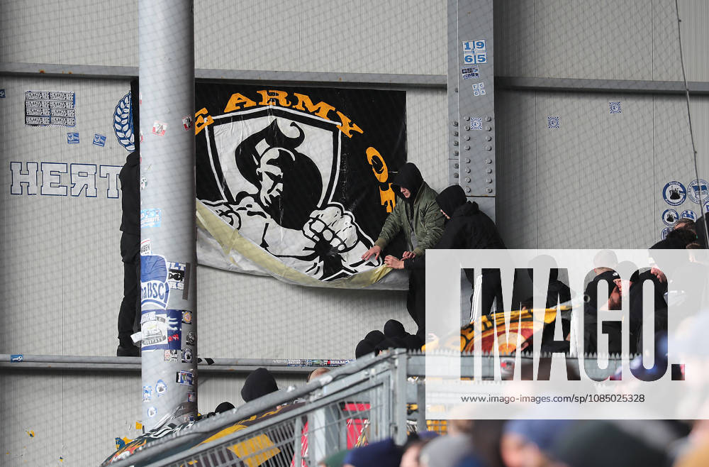 Dresden Fans Put Up a Banner on the Wall: Soccer, Men s, 2026–2027 Season, 2. Bundesliga, Holstein Stadium, Holstein Kiel vs. Dynamo Dresden DFL REGULATIONS PROHIBIT ANY USE OF PHOTOGRAPHS AS IMAGE SEQUENCES AND OR QUASI-VIDEO