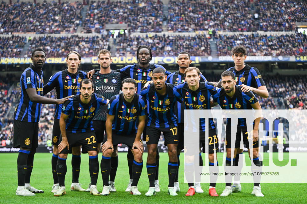 IPA90163610 - Inter FC s starting lineup before the Italian Serie A soccer match between Inter FC and ACF Fiorentina on October 25, 2026, at the Giuseppe Meazza San Siro Stadium in Milan, Italy. Photo by Tiziano Ballabio