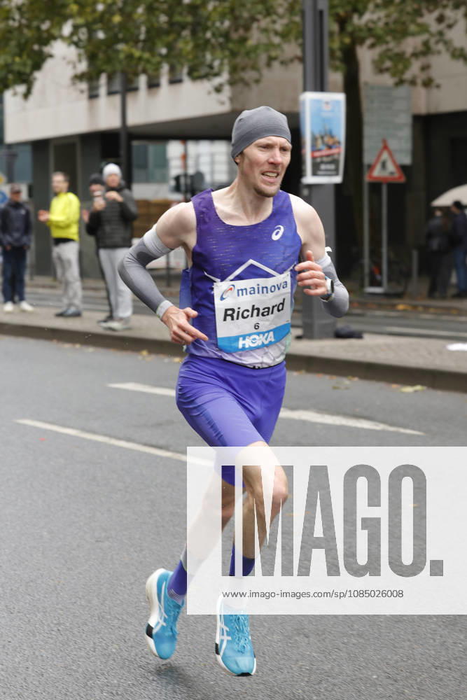 Track and Field: 43rd Mainova Frankfurt Marathon—European champion Richard Ringer of LC Rehlingen finished 5th with a time of 2:07:07, in memory of a stillbirth. Frankfurt am Main, Hesse, Germany