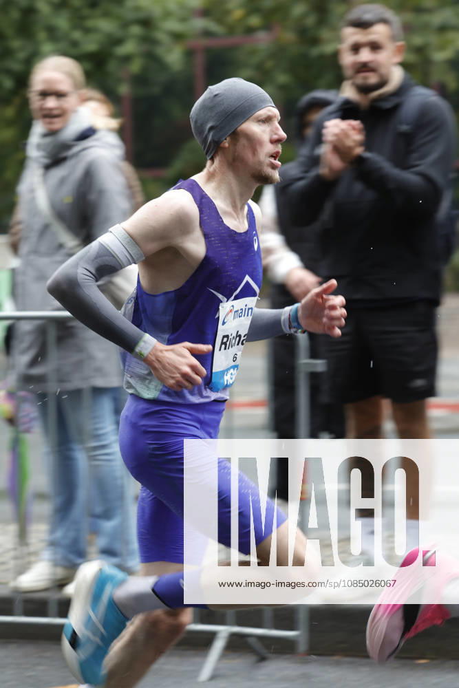 Track and Field 43rd Mainova Frankfurt Marathon, featuring European Champion Richard Ringer of LC Rehlingen, personal best of 2:05:46, in memory of a stillbirth, Frankfurt am Main, Hesse, Germany