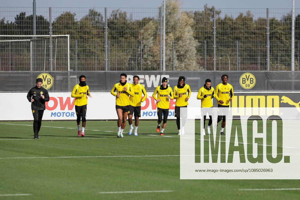 Soccer, Bundesliga 1, Borussia Dortmund Training: Jobe Bellingham, Filippo Mane, Maximilian Beier, Carney Chukwuemeka, Ethan Nwaneri, Joane Gadou, Borussia Dortmund, Dortmund