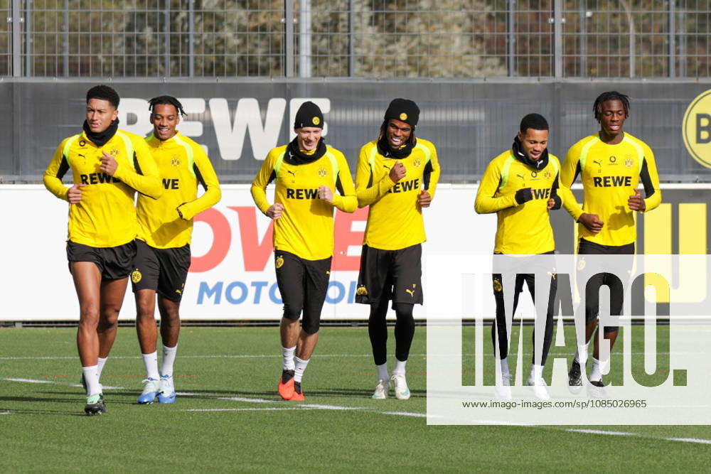 Soccer, Bundesliga 1, Borussia Dortmund Training: Jobe Bellingham, Filippo Mane, Maximilian Beier, Carney Chukwuemeka, Ethan Nwaneri, Joane Gadou, Borussia Dortmund, Dortmund