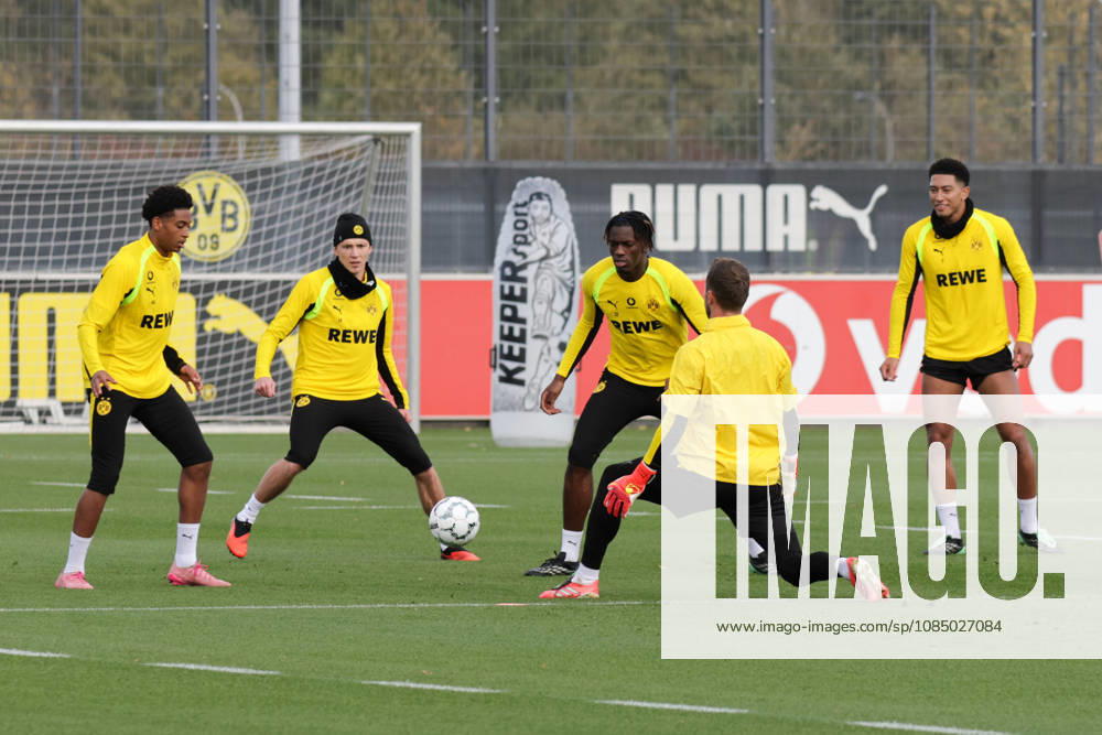 Soccer, Bundesliga 1, Borussia Dortmund Training: Maximilian Beier, Joane Gadou, Borussia Dortmund, Dortmund