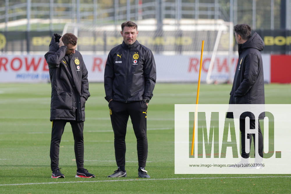 Soccer, Bundesliga 1, Borussia Dortmund Training: Robert Kovac, Borussia Dortmund, Dortmund