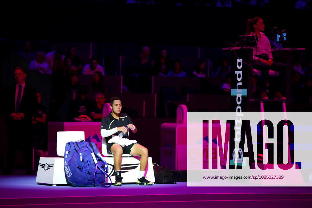 25th October 2026; St. Jakobshalle, Basel, Switzerland; ATP, Tennis Herren Tennis, Swiss Indoors Basel, Day 2; Qualifying final; Rinky Hijikata of Australia takes a drink at the changeover AnthonyxBenoit