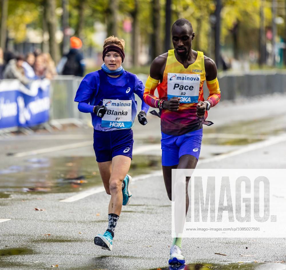 Sensational Debut: Blanka Dörfel Finishes Second at the Mainova Frankfurt Marathon, October 25, 2026. Spectacular Marathon Debut: Despite rain and wind, 24-year-old Blanka Dörfel of SCC Berlin and Berlin Athletics CC ran a sensational time of 2:20:46 at the Mainova Frankfurt Marathon second place. This instantly makes her the second-fastest German female runner and the eighth-fastest European female of all time over the marathon distance. Frankfurt Festhalle, Hesse, Germany IKT_8095