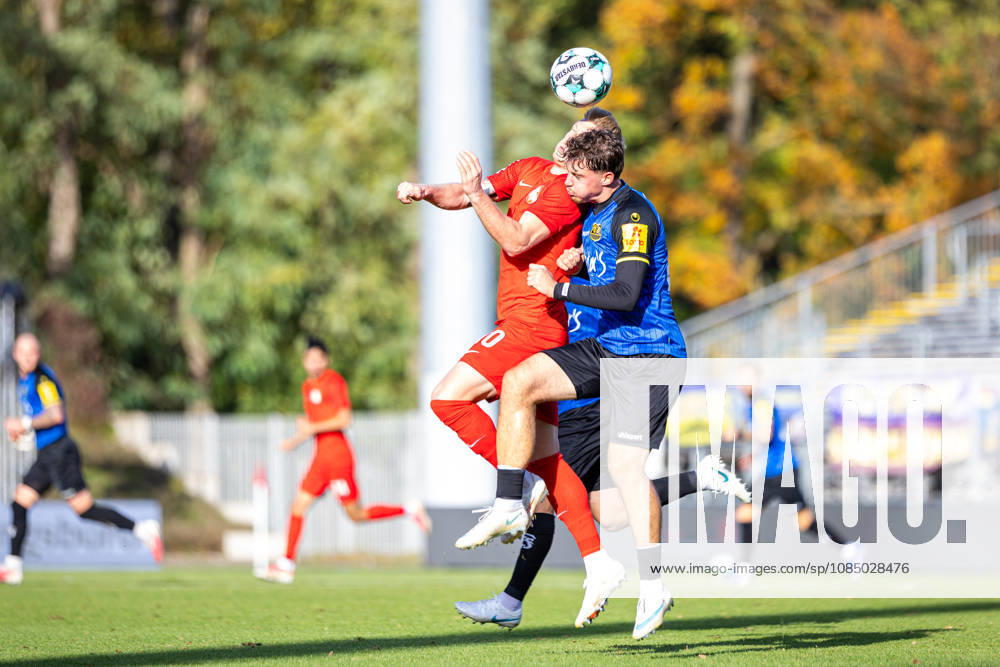 L R Kevin Schumacher (TSV Havelse), No. 10, in a header duel with Alexander Staff (1 FC Saarbrücken), No. 29 (GER), TSV Havelse vs. 1 FC Saarbrücken, Soccer, 3rd Division, Matchday 11, 2026–2027 season, October 25, 2026 DFL regulations prohibit any use of photographs as image sequences and or quasi-video GER, TSV Havelse vs. 1 FC Saarbrücken, soccer, 3. Liga, Matchday 11, 2026–2027 season, October 25, 2026, Hanover