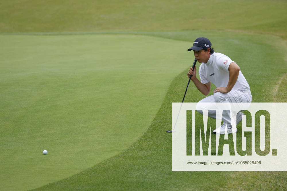 Oct 25, 2026-Cheonan, South Korea-Yuto KATSURAGAWA of Japan action on 18th Green during a DP World Tour Genesis Championship Final Round at Woo Jeong Hills CC in Cheonan, South Korea. Cheonan SOUTH KOREA - ZUMAr168 20261025_aap_r168_076