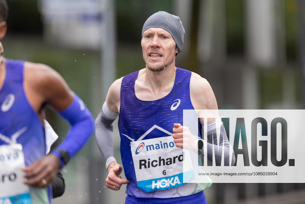 Mainova Frankfurt Marathon 2026: Richard Ringer of Germany has already fallen slightly behind at the 37-kilometer mark. Mainova Frankfurt Marathon on October 25, 2026, in Frankfurt am Main, Frankfurt am Main, Hesse, Germany; Festhalle, race course