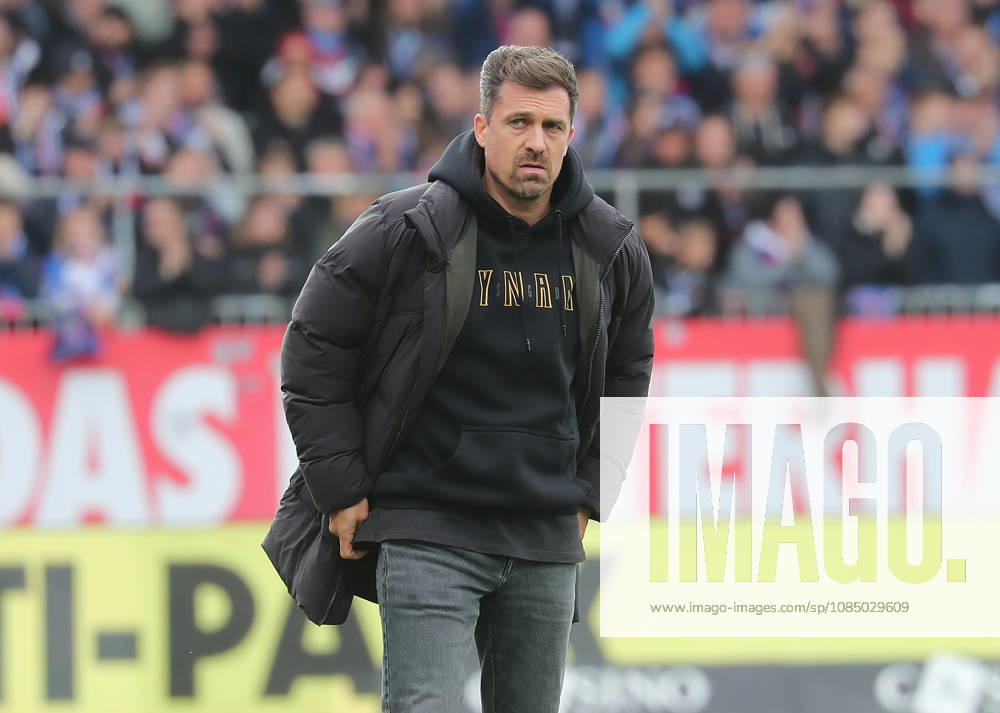 Coach Thomas Stamm, Dynamo Dresden Soccer, Men s Team, 2026–2027 Season, 2. Bundesliga, Holstein Stadium, Holstein Kiel vs. Dynamo Dresden. DFL regulations prohibit any use of photographs as image sequences and or quasi-video.
