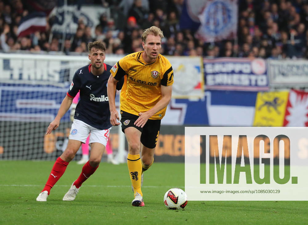 Jonas Meffert, Holstein Kiel; Vincent Vermeij, Dynamo Dresden; Soccer, Men s, 2026–2027 Season, 2. Bundesliga, Holstein Stadium, Holstein Kiel vs. Dynamo Dresden. DFL regulations prohibit any use of photographs as image sequences and or quasi-video.