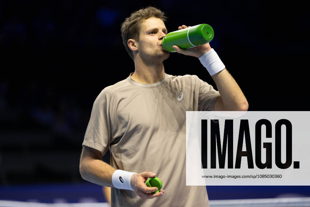 BASEL, SWITZERLAND, OCTOBER 25 Yannick Hanfmann of Germany drinking during Day 2 of the Swiss Indoors Basel at St. Jakobshalle on October 25, 2026, in Basel, Switzerland