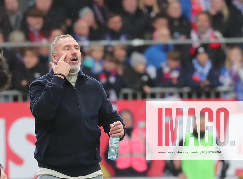 Coach Tim Walter, Holstein Kiel Soccer, Men s Team, 2026–2027 Season, 2nd Bundesliga, Holstein Stadium, Holstein Kiel vs. Dynamo Dresden, 3–0. DFL regulations prohibit any use of photographs as image sequences and or quasi-video.