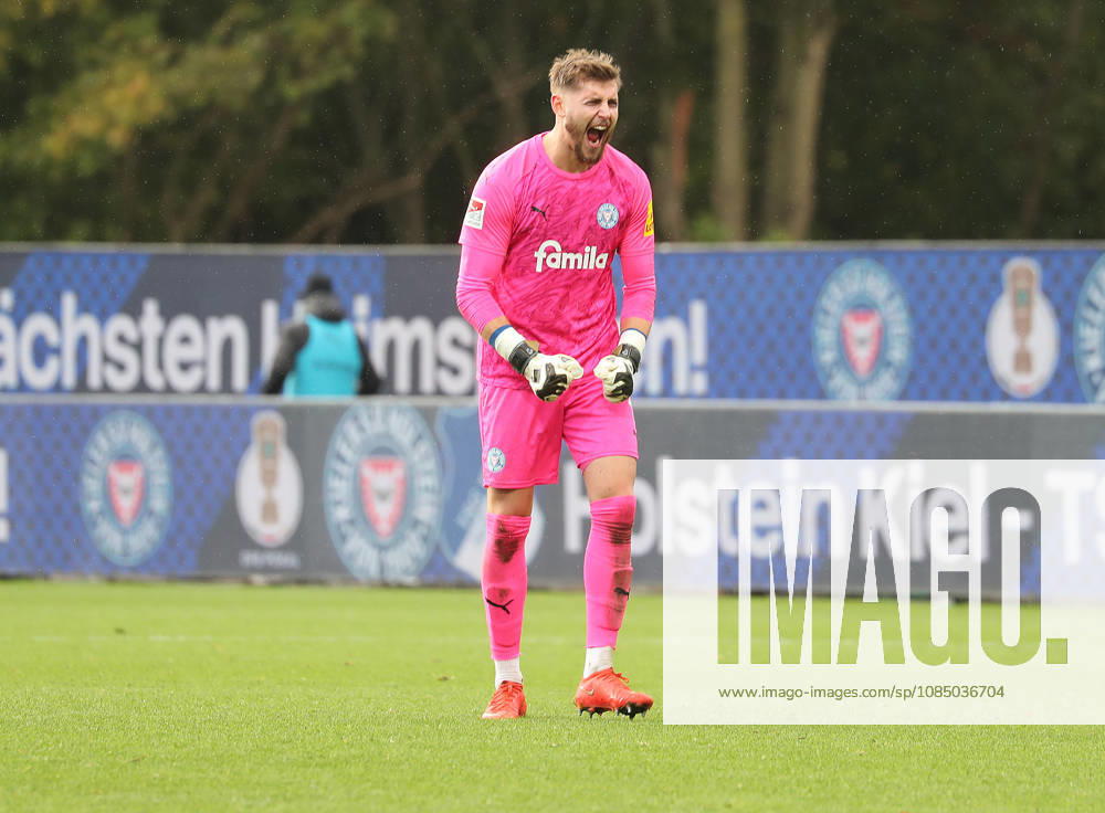 Goalkeeper Timon Weiner of Holstein Kiel celebrates the victory. Soccer, Men s, 2026–2027 Season, 2. Bundesliga, Holstein Stadium, Holstein Kiel vs. Dynamo Dresden, 3–0. DFL regulations prohibit any use of photographs as image sequences and or quasi-video.
