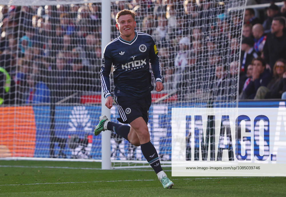 London, England, 25th October 2026. Harvey Barnes of Newcastle United celebrates after scoring to make it 2-0 during the Crystal Palace vs Newcastle United Premier League match at Selhurst Park, London. Picture credit should read: Paul Terry Sportimage . SPI_044_PT_Palace_Newcastle SPI-5101-0044