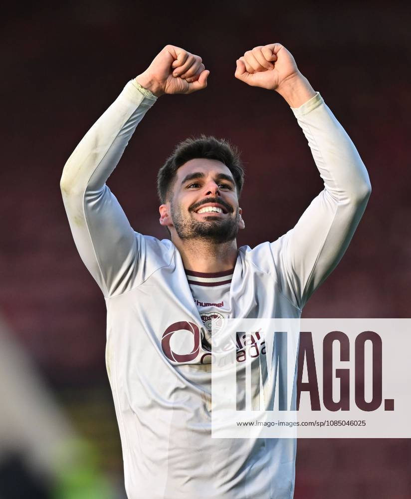 Claudio Braga of Hearts reacts at full time. Motherwell v Heart of Midlothian, Scottish Premiership, Football, Fir Park, Motherwell, Scotland, UK - 25 Oct 2026Motherwell Fir Park Scotland United Kingdom