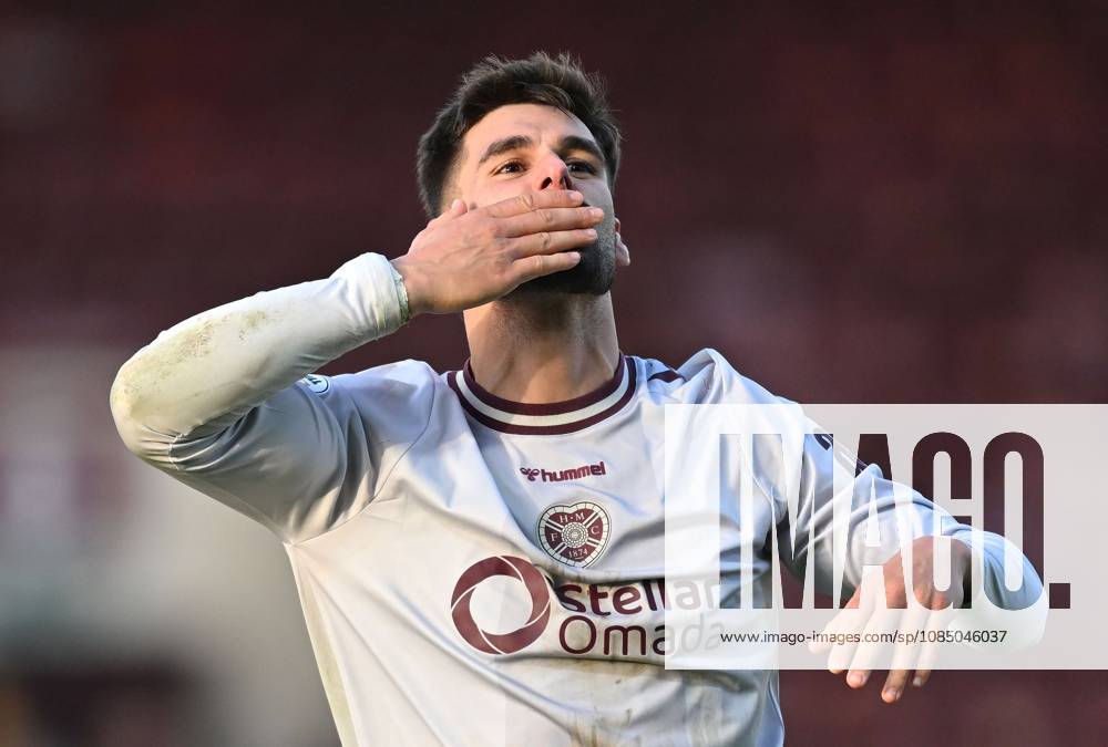 Claudio Braga of Hearts reacts at full time. Motherwell v Heart of Midlothian, Scottish Premiership, Football, Fir Park, Motherwell, Scotland, UK - 25 Oct 2026Motherwell Fir Park Scotland United Kingdom