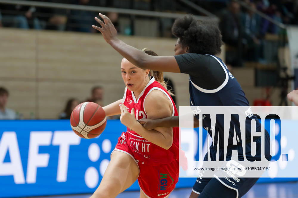 Mariana Mathes da Silva Pereira (HTC), 12, Khalis Cain (Lions), 5, halfit Lions vs. Herner TC, Women s Basketball, 1st Bundesliga, DBBL, Matchday 4 of the 2026–27 season, October 25, 2026, SWH Arena, Halle, Saxony-Anhalt, Germany