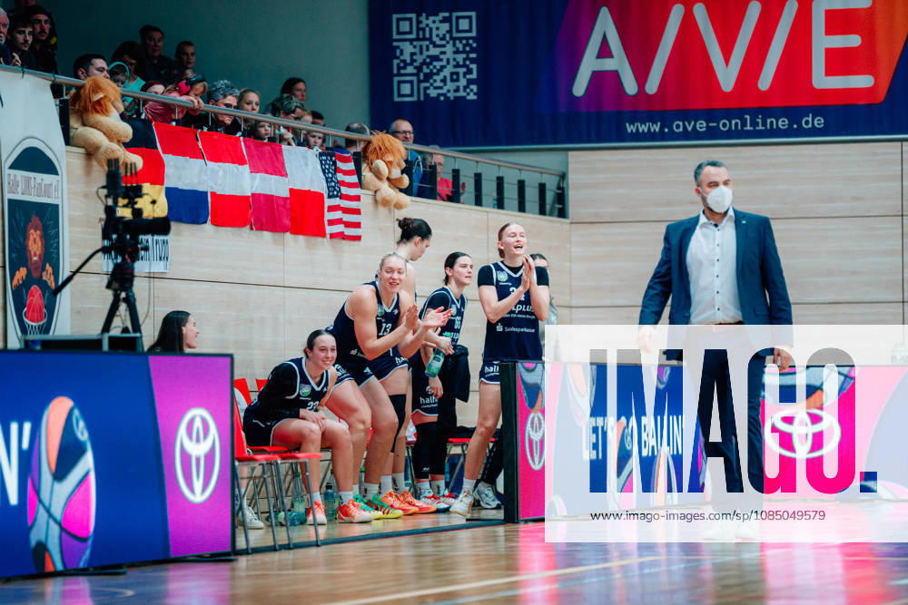 BB 1BL Halfit Lions vs. Herner TC: Cheers from the Halfit Lions bench during the 2026–2027 season of the DBBL Toyota Women s Basketball Bundesliga between the Halfit Lions and Herner TC at the SWH Arena on October 25, 2026, in Halle (Saale), Saxony-Anhalt, Germany